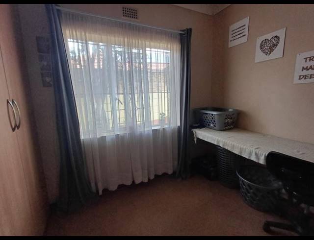 4 BEDROOM HOUSE FOR SALE IN LINMEYER